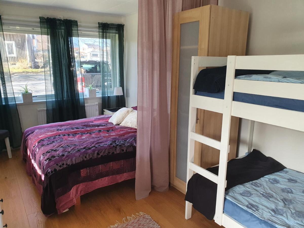 Skaergardsidyll Pa Bjoerkoe Med Gangavstand Till Havet Skarvik 外观 照片