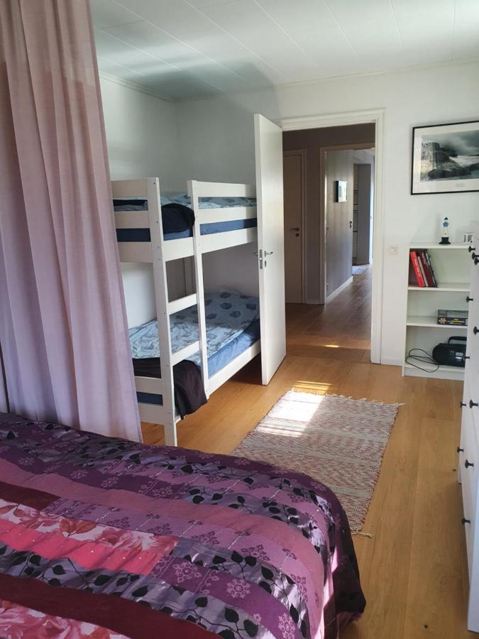 Skaergardsidyll Pa Bjoerkoe Med Gangavstand Till Havet Skarvik 外观 照片